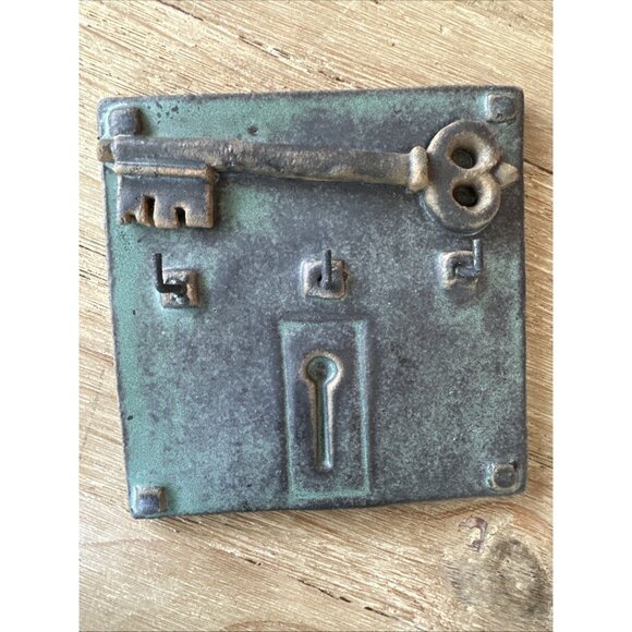 Segovia Spain Handmade Ceramic Wall Key Holder 3 Hooks - Antique Rim Lock Style - Picture 10 of 10